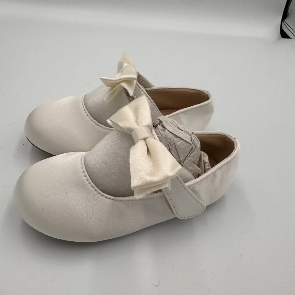 Felix & Flora Toddler Girls Size 7 Charming Ivory Formal Dress Shoes with Bows